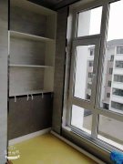 出租民乐小区，电梯6楼52平精装修，年租1.5万包物业取暖