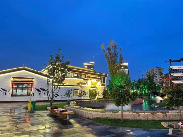 海龙湖饭店招女服务员，男传菜员后厨刷碗工 工资优厚
