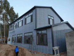 硕鑫彩钢厂 承接各种住房，彩钢房 喷漆 除锈 翻新 改色