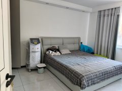 中心街位置两室一厅房屋出租