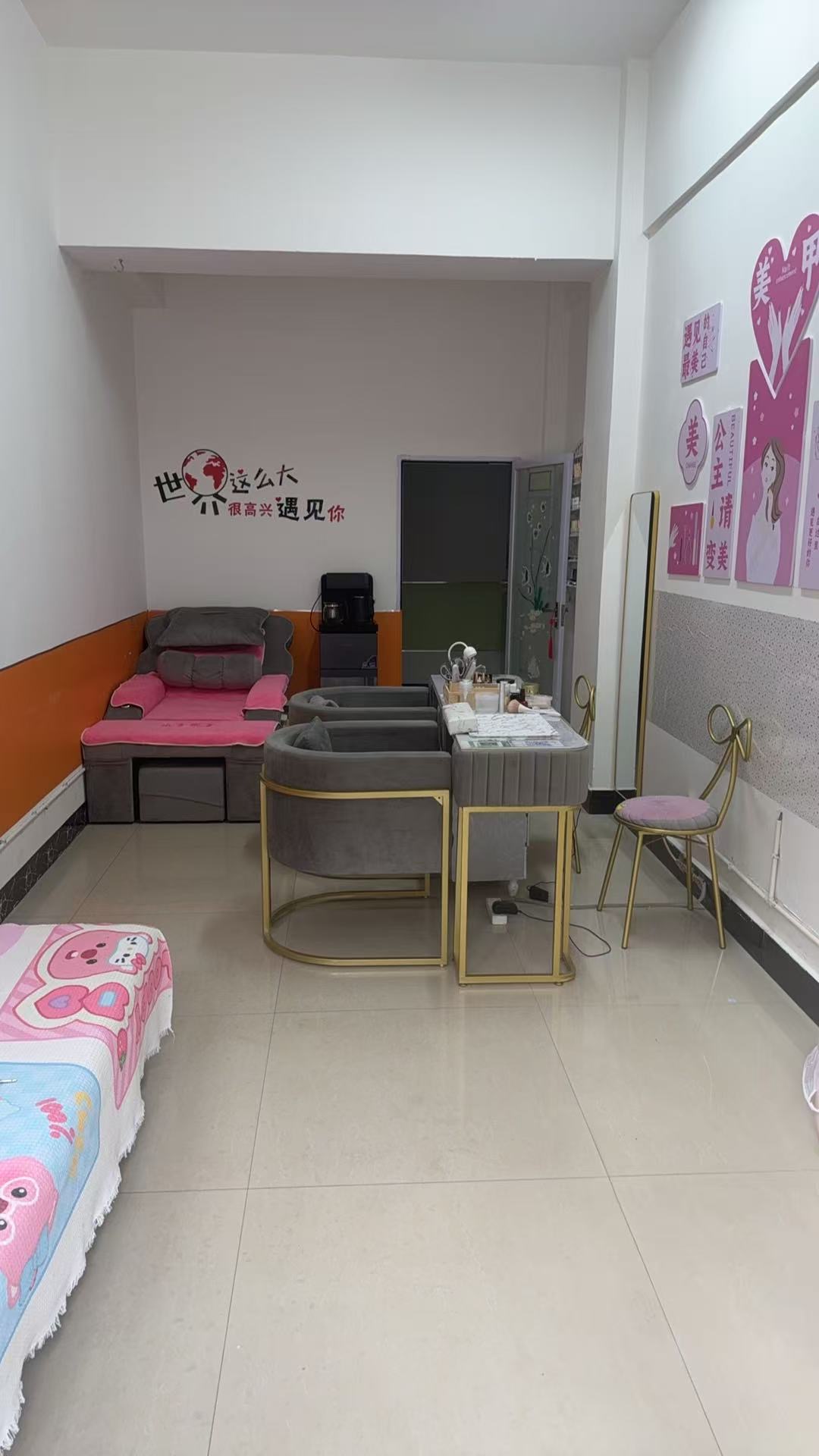 美甲店出兑 设备齐全 全新装修 稳定客源 接手即可盈利 美甲店出兑 设备齐全 全新装修 稳定客源 接手即可盈利