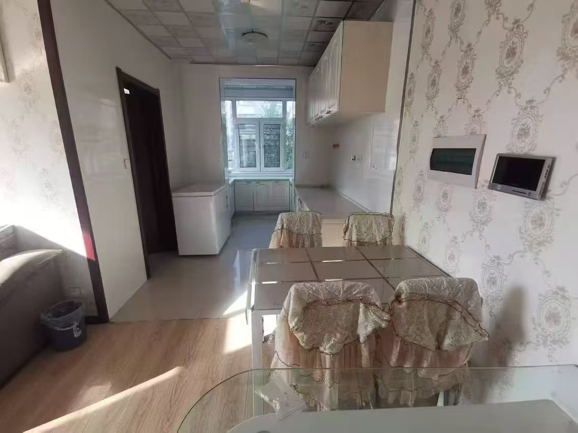 吉房出租出售,江南明珠步梯2楼 吉房出租出售,江南明珠步梯2楼