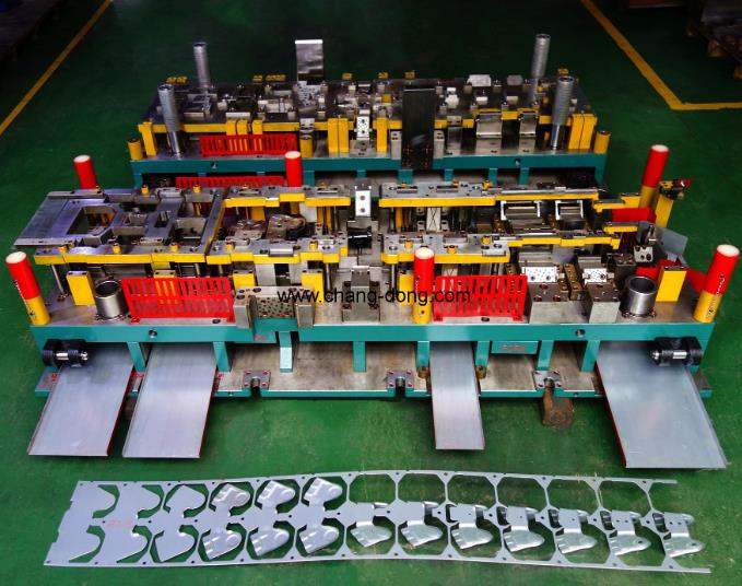 汽车模具加工制造 专业汽车模具厂商 长东模具 汽车模具加工制造 专业汽车模具厂商 长东模具