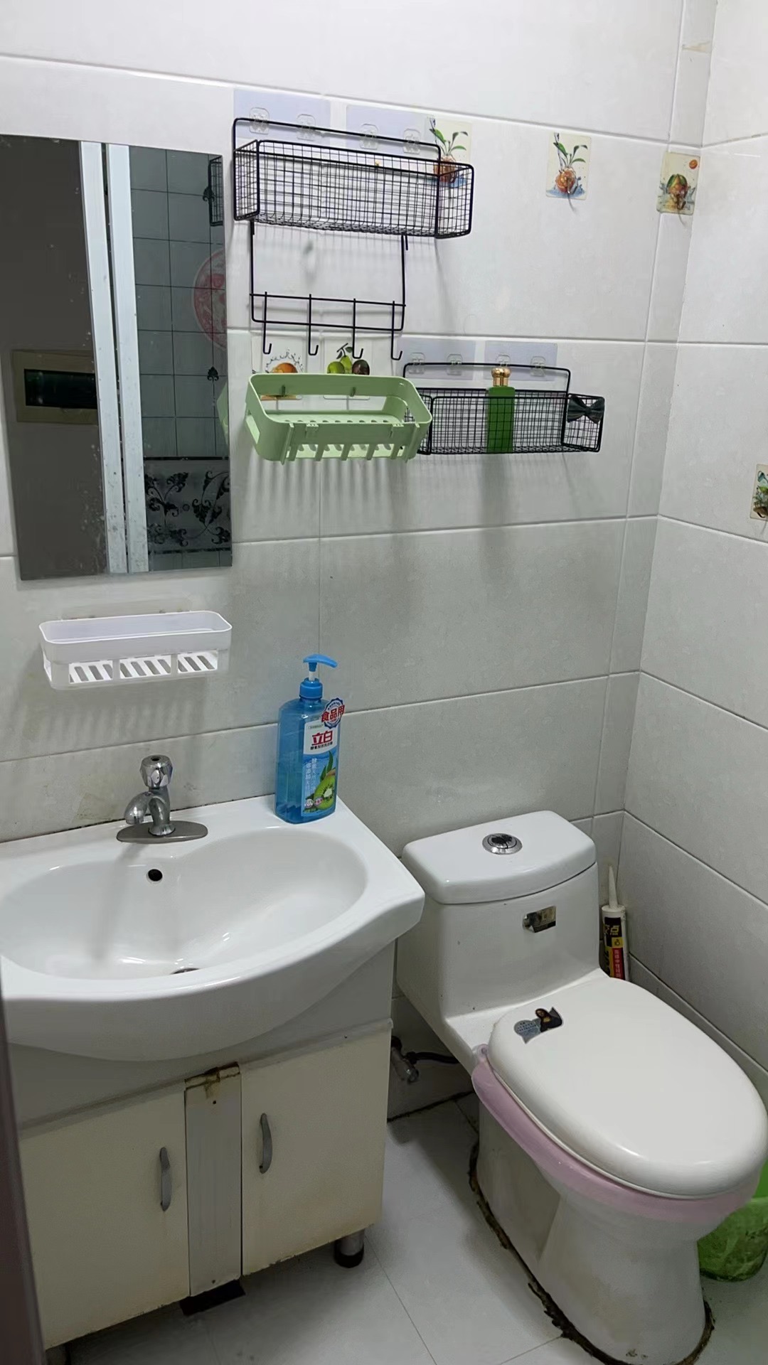 上河湾2楼一室一卫一厨(独门)7500/年六中对面 上河湾2楼一室一卫一厨(独门)7500/年六中对面