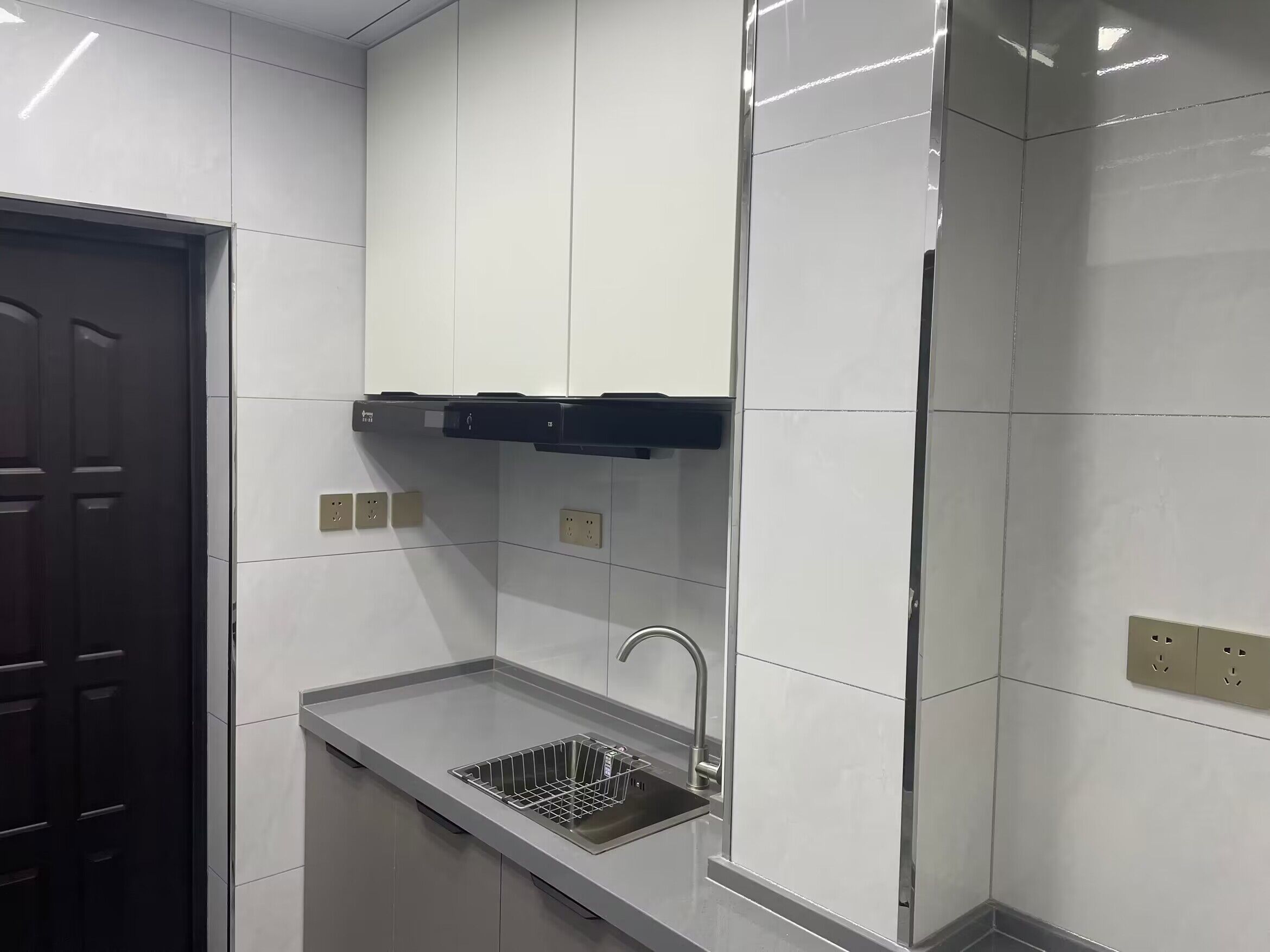 维港城阳面13楼出租,新房拎包入住,包物业取暖 维港城阳面13楼出租,新房拎包入住,包物业取暖