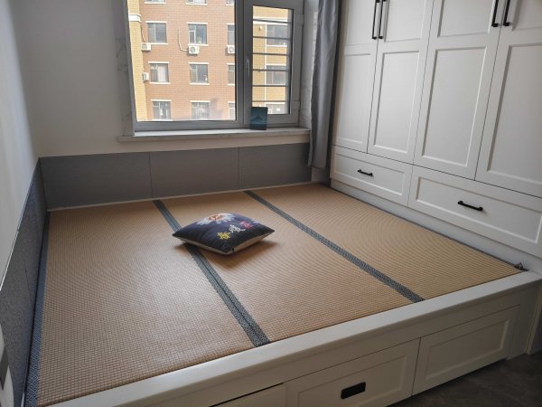 售楼:梅河口上河湾小区12号楼(9成新) 售楼:梅河口上河湾小区12号楼(9成新)