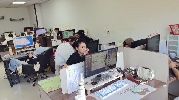 坐办公室 业务员  会电脑打字   有销售经验最好